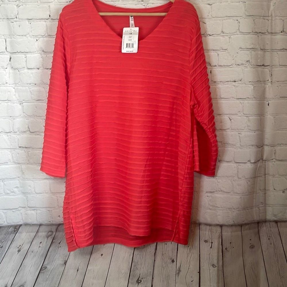 Leo & Nicole Women’s Guava Coral Short Sleeve Shirt size 1x NEW